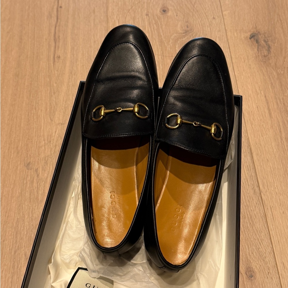 Gucci Loafer Black Leather Slip-On Loafers with Gold Detail - Picture 8 of 11
